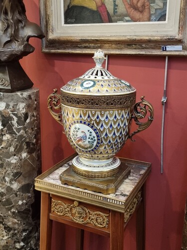 19th C. Vieux Paris porcelain pot pourri 