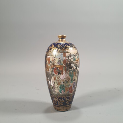small japanese satsuma vase by Kinkozan workshop